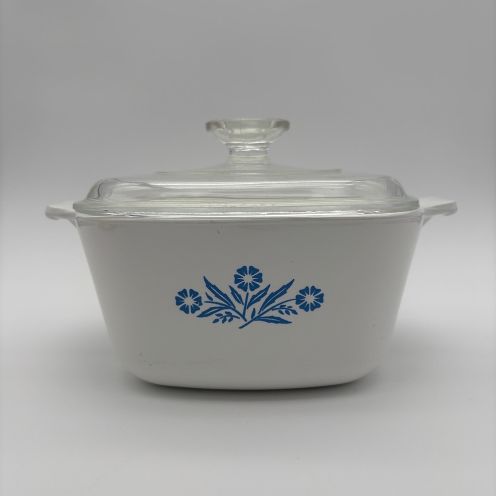 Pre-Owned Vintage Pyrex P-1 3/4- B CorningWare Blue Cornflower Casserole Dish